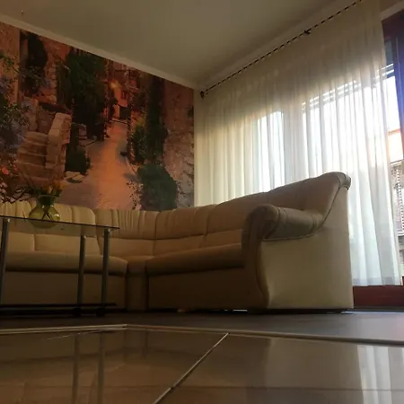 Medences Oenallo 4 Fos 2 Legteru, Felszerelt Foeldszinti Apartman, Terasszal, Wi-fivel, 30 Meterre A Strandtol Διαμέρισμα