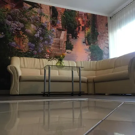 Apartment Medences Onallo 4 Fos 2 Legteru, Felszerelt Foldszinti Apartman, Terasszal, Wi-fivel, 30 Meterre A Strandtol