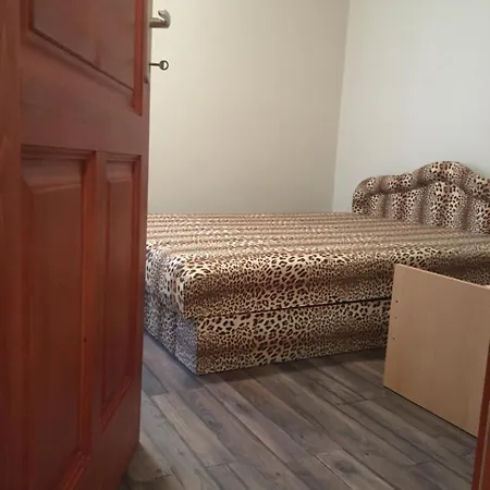 Medences Onallo 4 Fos 2 Legteru, Felszerelt Foldszinti Apartman, Terasszal, Wi-fivel, 30 Meterre A Strandtol