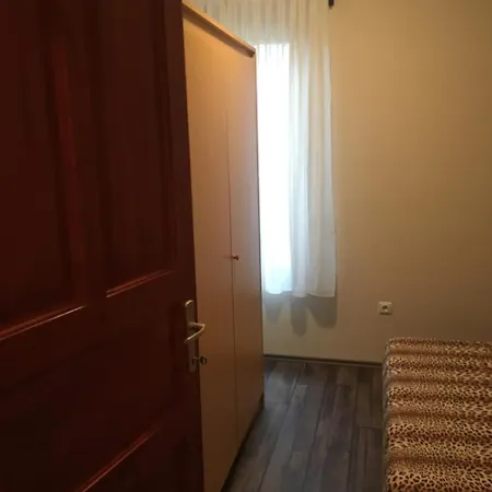 Διαμέρισμα Medences Oenallo 4 Fos 2 Legteru, Felszerelt Foeldszinti Apartman, Terasszal, Wi-fivel, 30 Meterre A Strandtol *